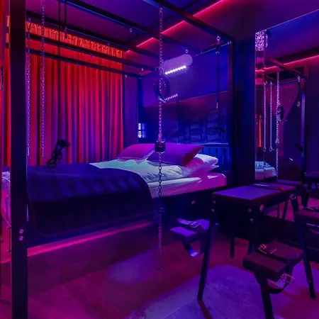 Secret Bdsm - Stylowy I Klimatyczny Apartament Dla Doroslych, Klimatyzacja, Parking Podziemny, Pelne Wyposazenie Warszawa Zewnętrze zdjęcie