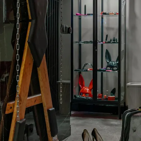 Secret Bdsm - Stylowy I Klimatyczny Apartament Dla Doroslych, Klimatyzacja, Parking Podziemny, Pelne Wyposazenie Warszawa Zewnętrze zdjęcie