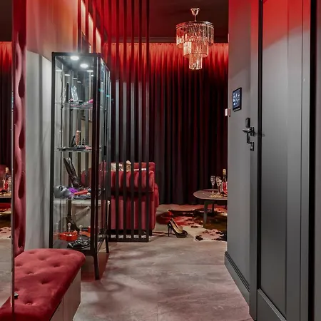 Secret Bdsm - Stylowy I Klimatyczny Apartament Dla Doroslych, Klimatyzacja, Parking Podziemny, Pelne Wyposazenie Warszawa Zewnętrze zdjęcie