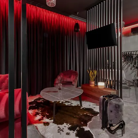 Secret Bdsm - Stylowy I Klimatyczny Apartament Dla Doroslych, Klimatyzacja, Parking Podziemny, Pelne Wyposazenie Warszawa Zewnętrze zdjęcie