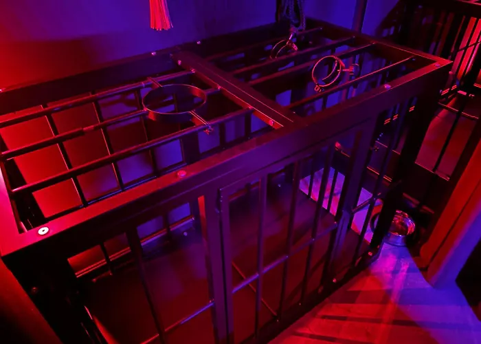 Secret Bdsm - Stylowy I Klimatyczny Apartament Dla Doroslych, Klimatyzacja, Parking Podziemny, Pelne Wyposazenie
